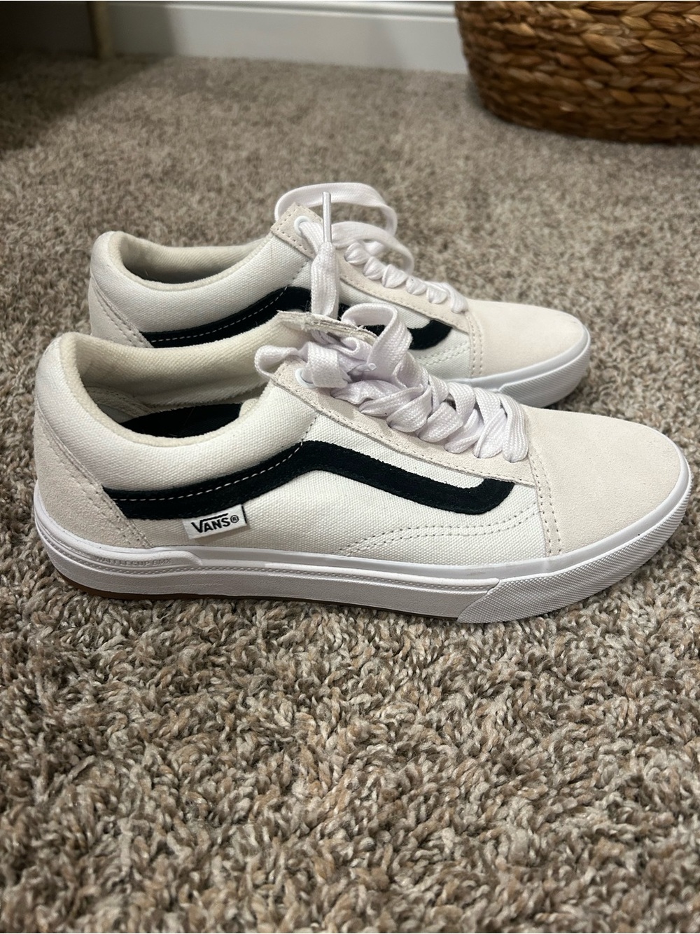 NWOT! Vans White Canvas Old Skool Sneakers with Black Stripe